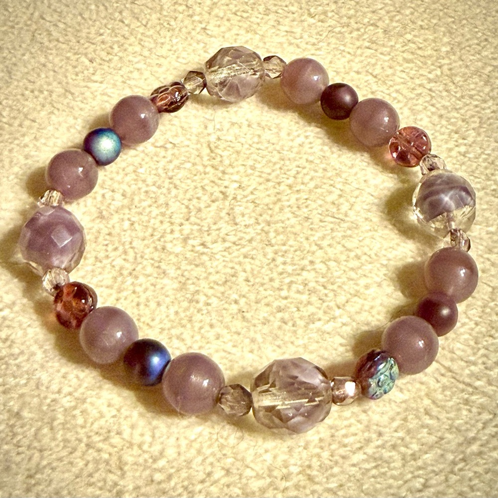Chic Lavender Beaded Bracelet